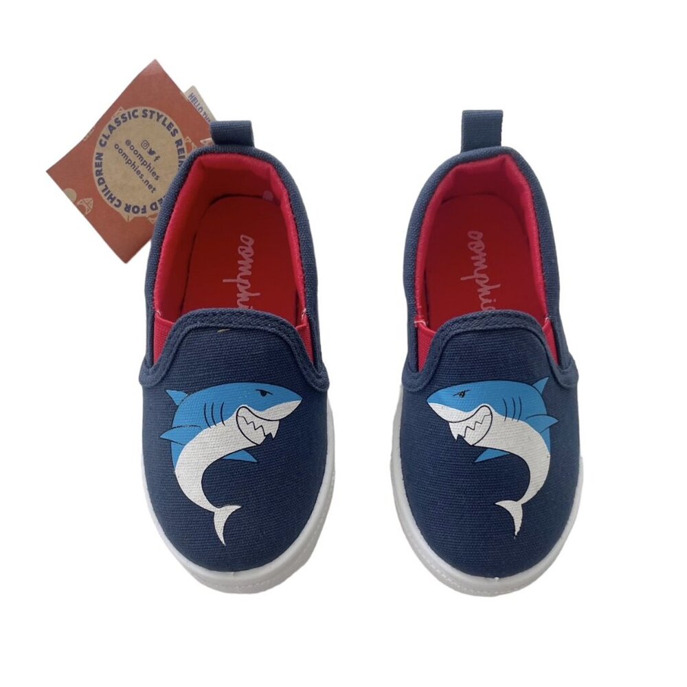 NWT Oomphies Sneakers